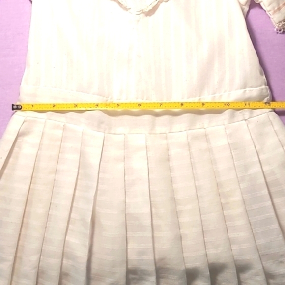 Vintage dress. Ivory with pink ribbon accent. - Picture 6 of 8